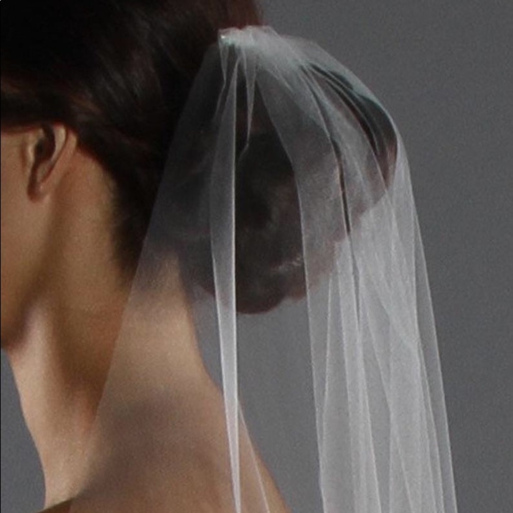Raw edge bridal veil